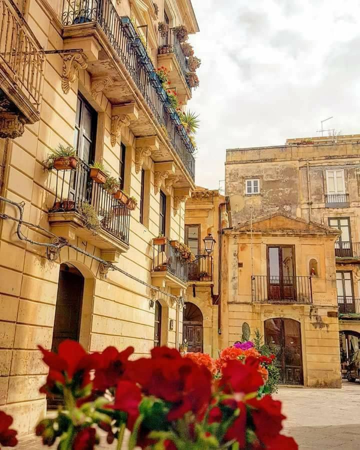 B&B Nido Colorato Fontane Bianche Exterior foto